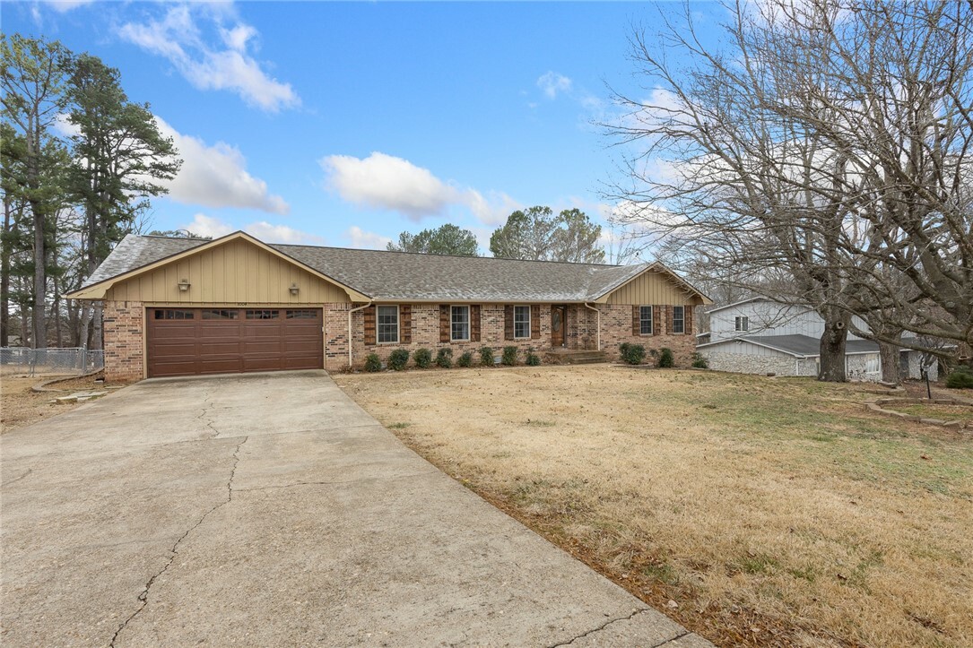 Property Photo:  1004 W Sherman Avenue  AR 72601 