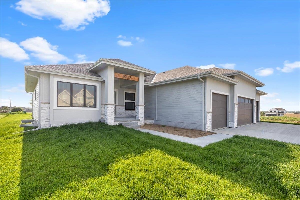 Property Photo: 21144 Ellison Avenue NE 68022
