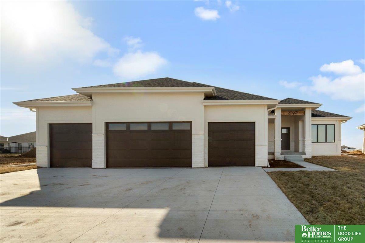 Property Photo: 5411 N 196th Street NE 68022