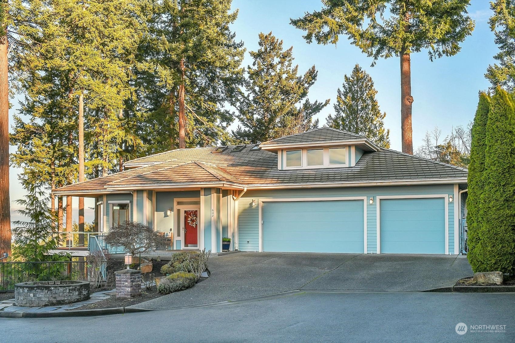 Property Photo:  602  Loveland Avenue  WA 98275 