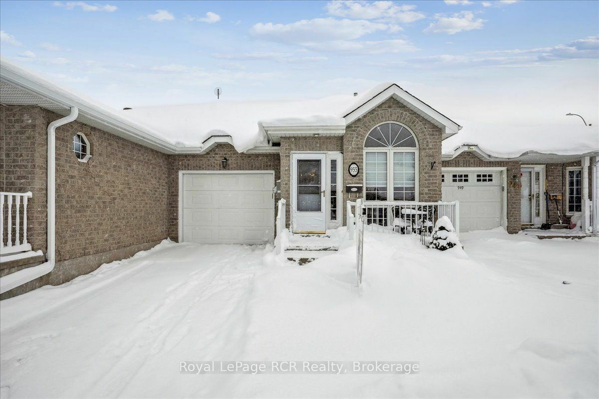 Property Photo:  955 9th A Ave E  ON N4K 6Y4 