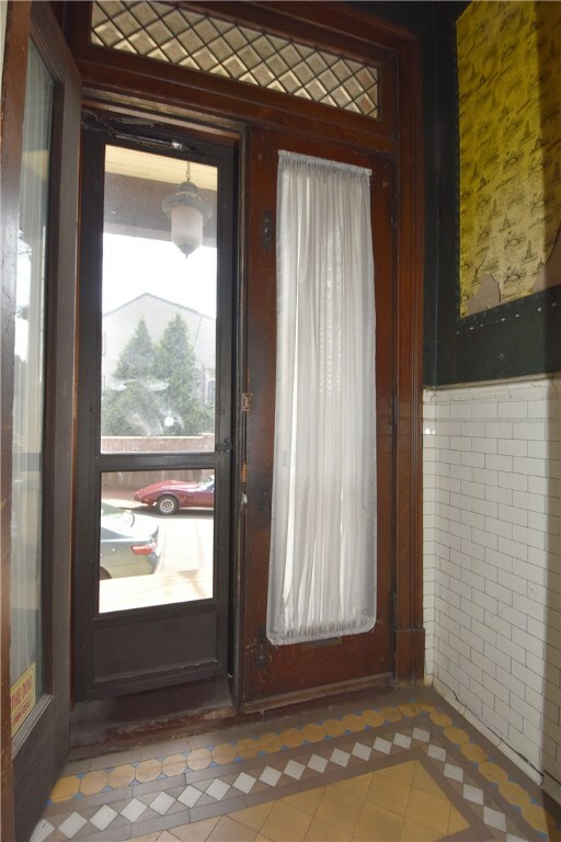 Property Photo:  295 38th St  PA 15201 