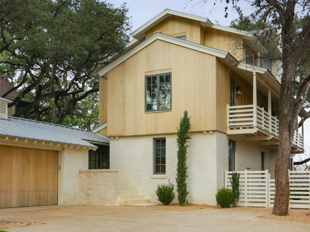 Property Photo: 1012 Gaston Avenue TX 78703