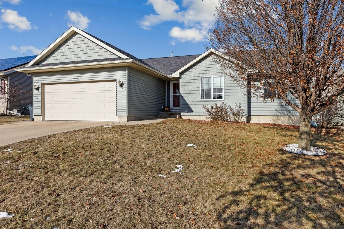 Property Photo:  1214 Prairie Rose Dr SW  IA 52404 