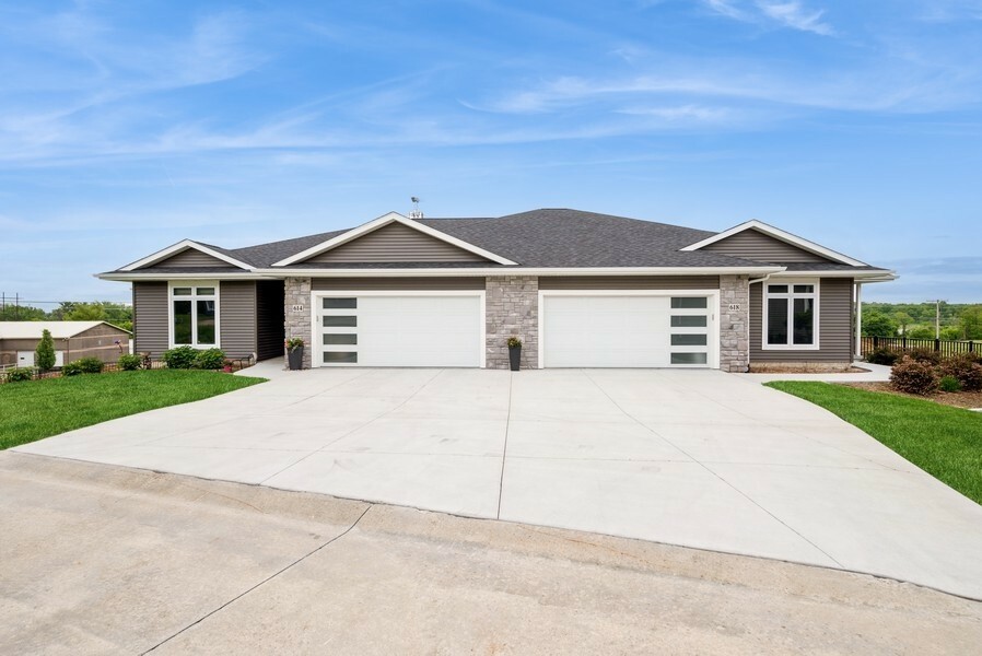 Property Photo: 618 J Ave NE IA 52402