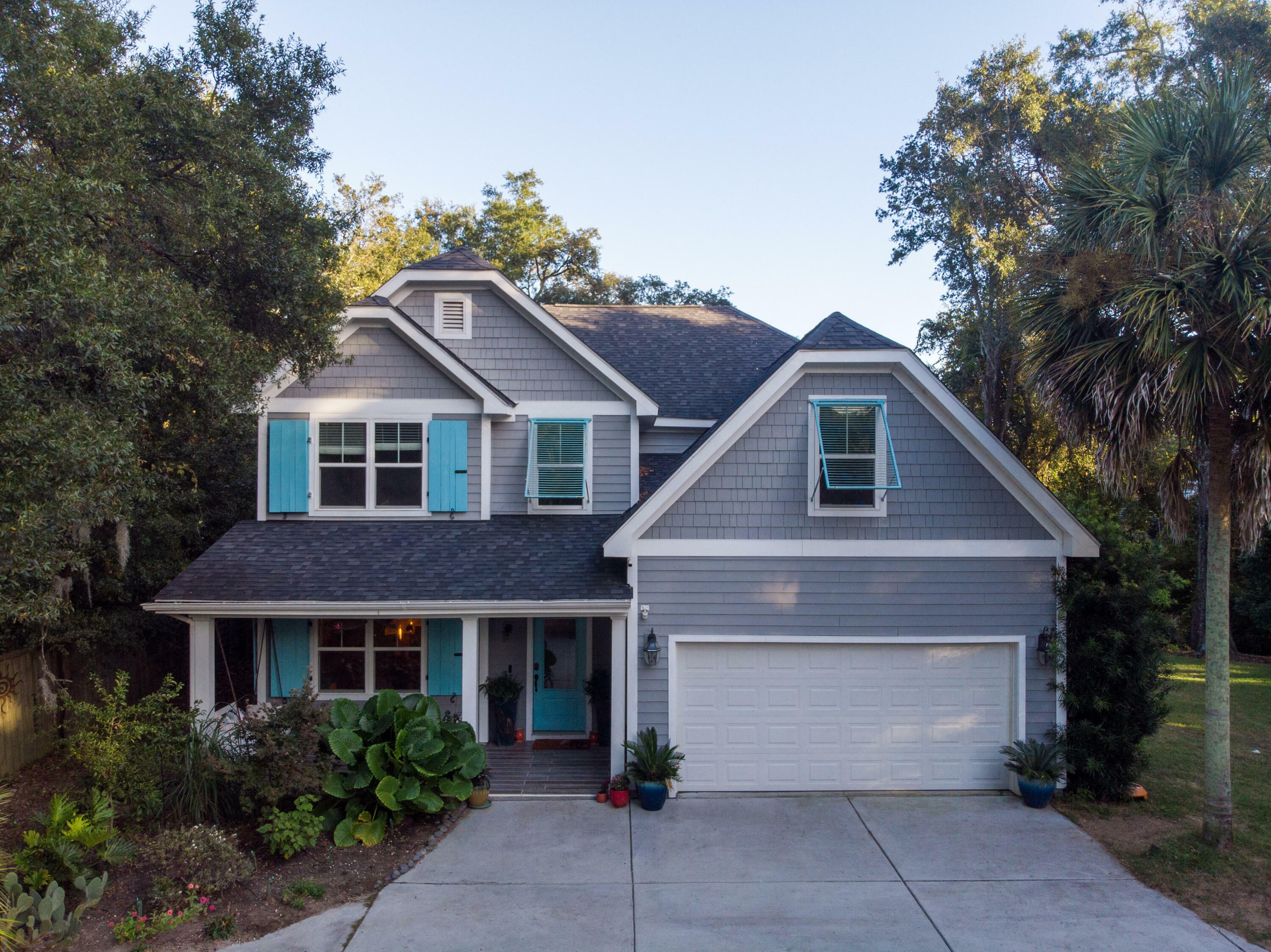 Property Photo:  469 Fort Johnson Road  SC 29412 