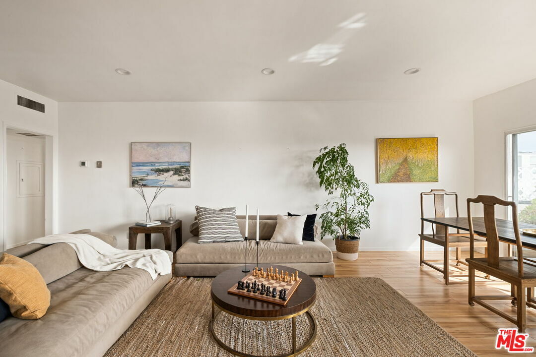 Property Photo:  11820   Mayfield Ave 319  CA 90049 