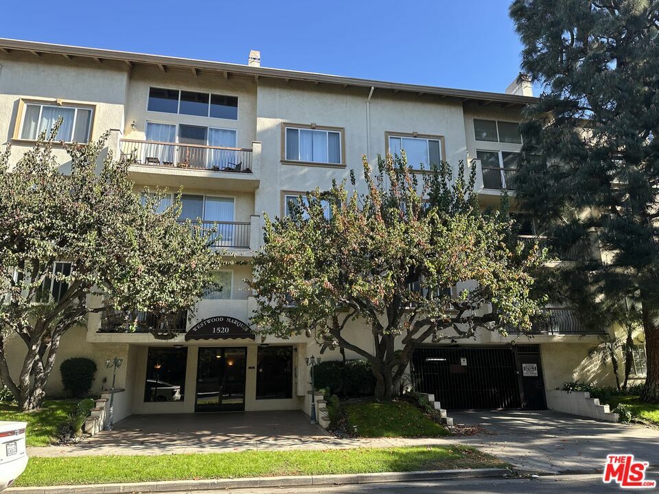 Property Photo:  1520   Camden Ave 202  CA 90025 