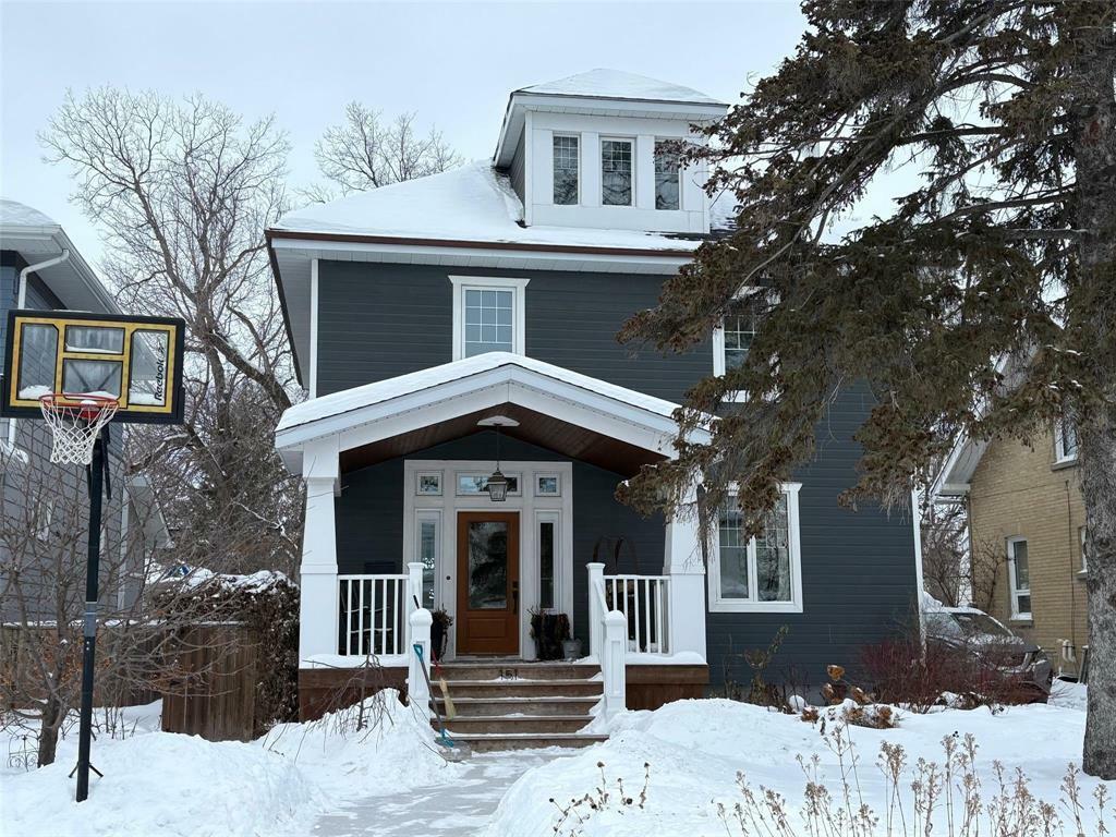 Property Photo:  151 5th Street Southeast  MB R1N 1H4 