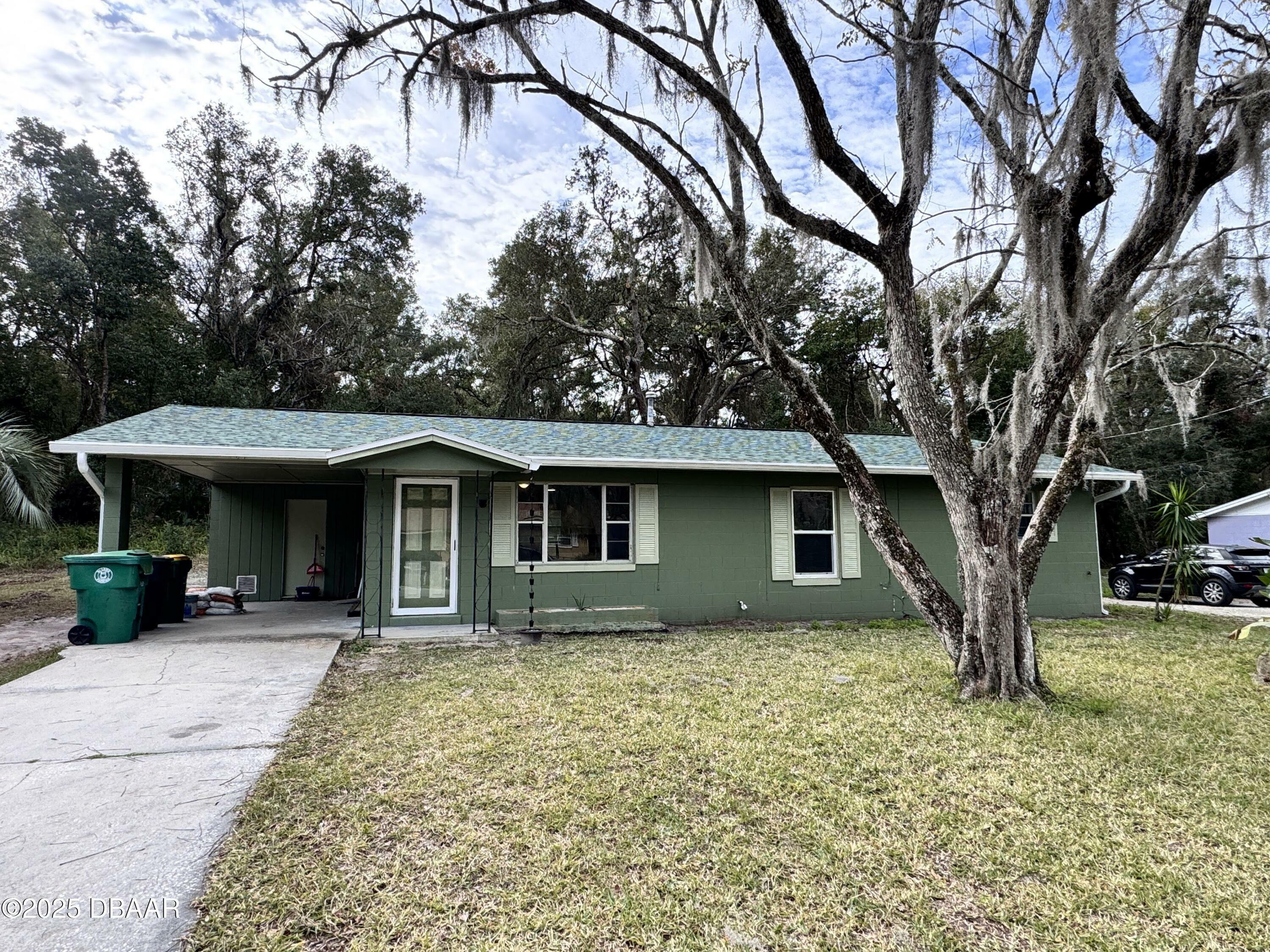 Property Photo:  704 Boston Court  FL 32724 