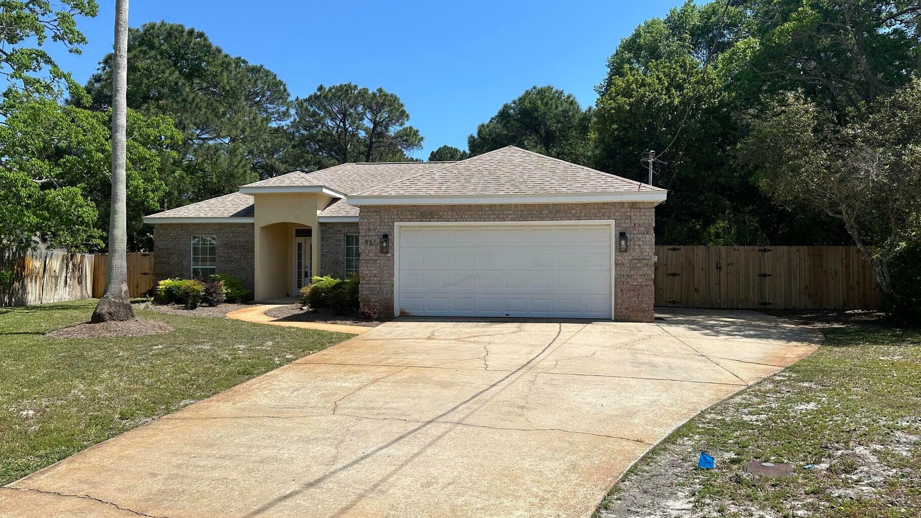 Property Photo:  81 Alex Court  FL 32550 