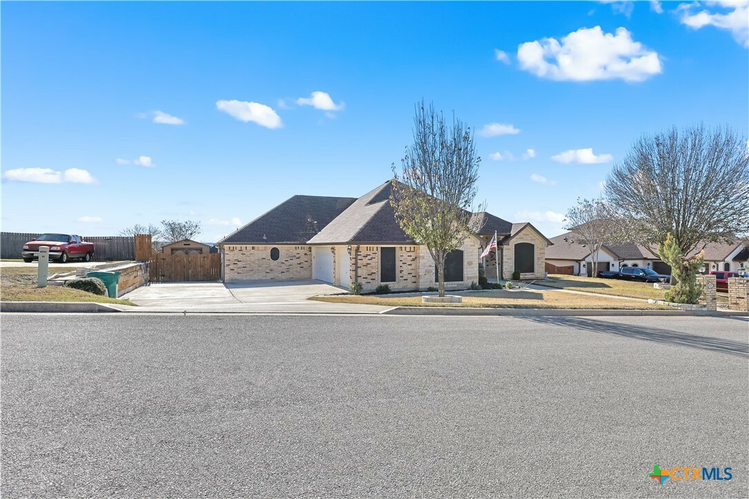 Property Photo:  1420 Gomer Lane  TX 76548 