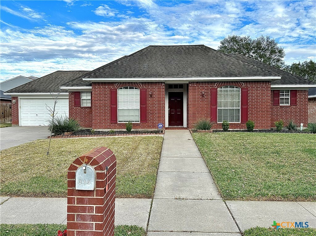 Property Photo: 310 Kelly Drive TX 77904