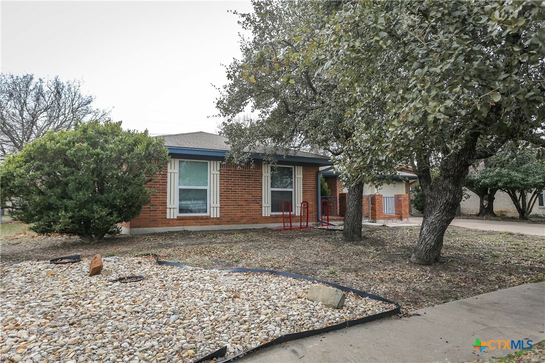 Property Photo:  1129 Rhonda Lee Street  TX 76522 