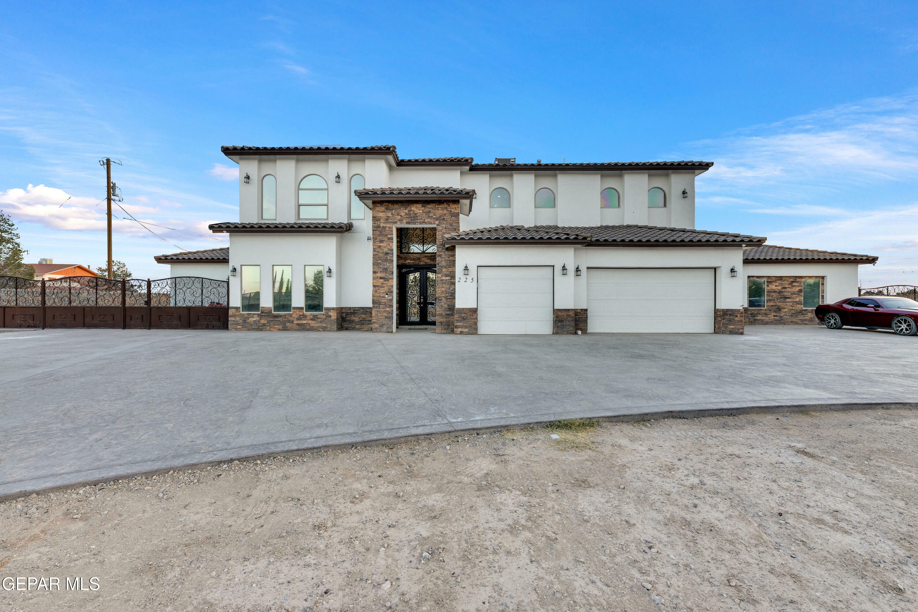 Property Photo:  225 S Nevarez Road  TX 79927 