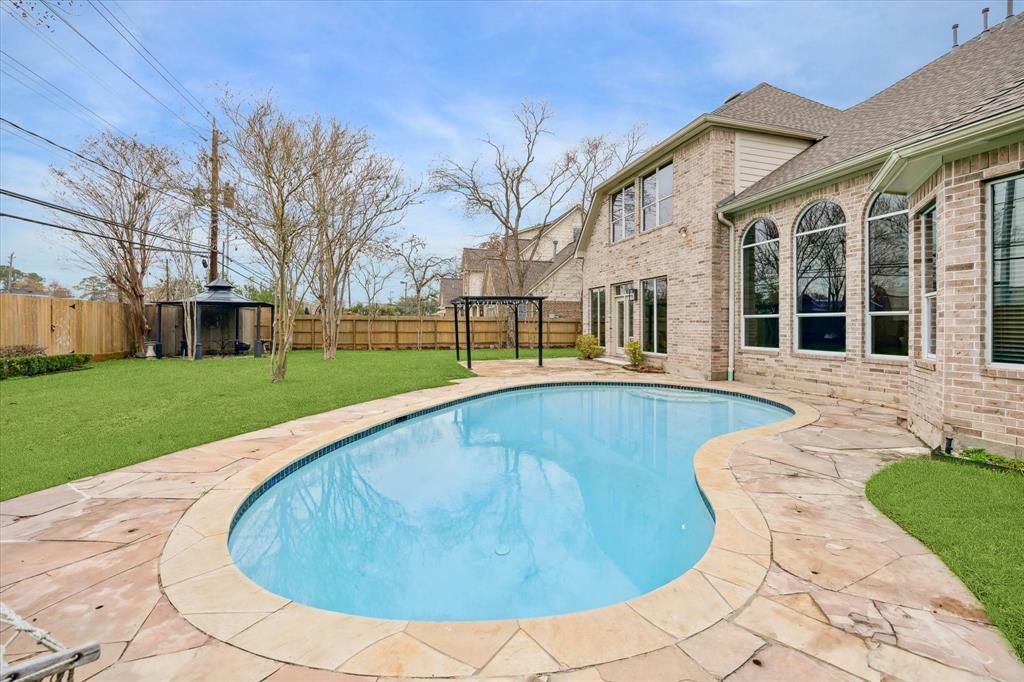 Property Photo:  435 W Gaywood Drive  TX 77079 