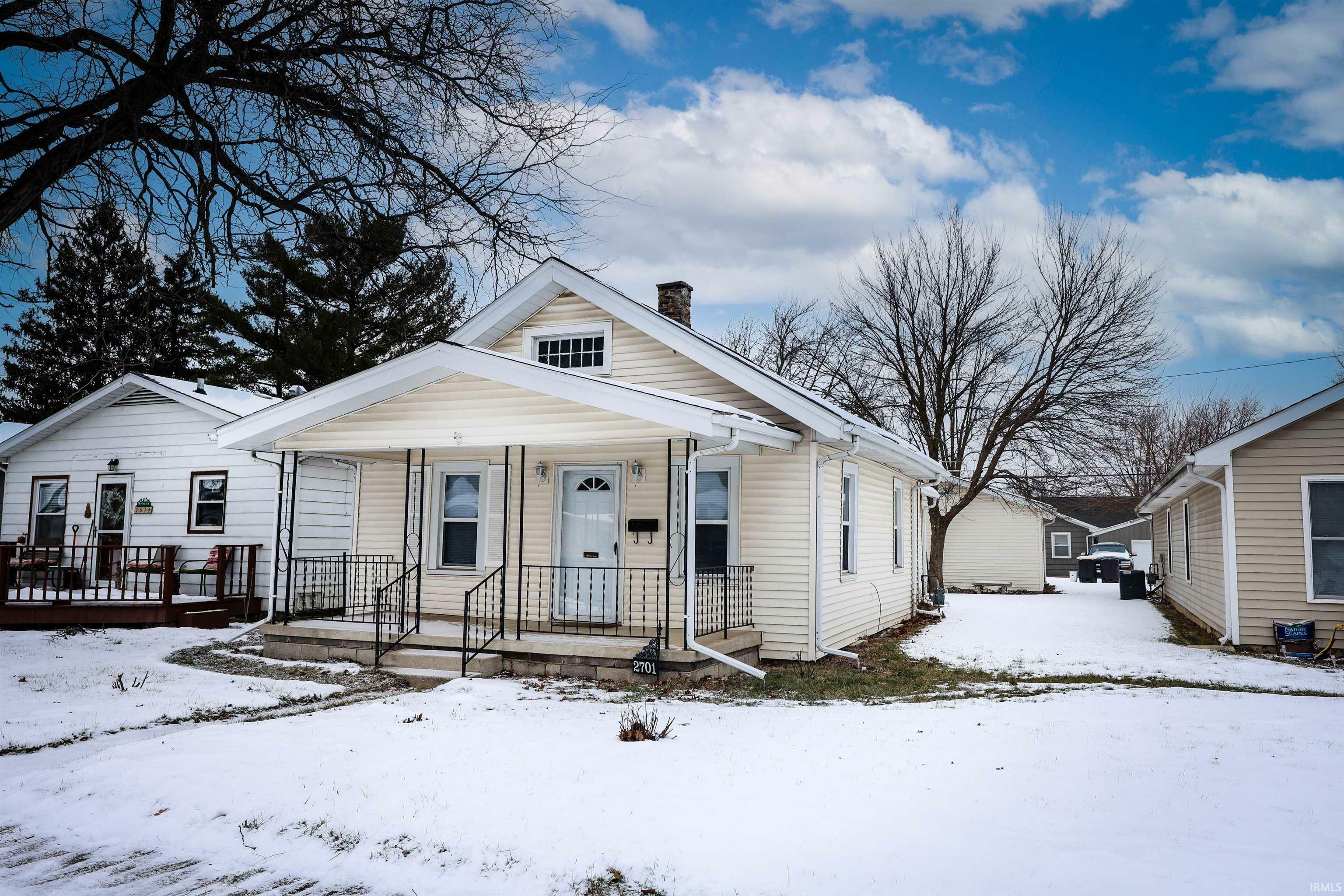 Property Photo:  2701 Glenwood Avenue  IN 46805 