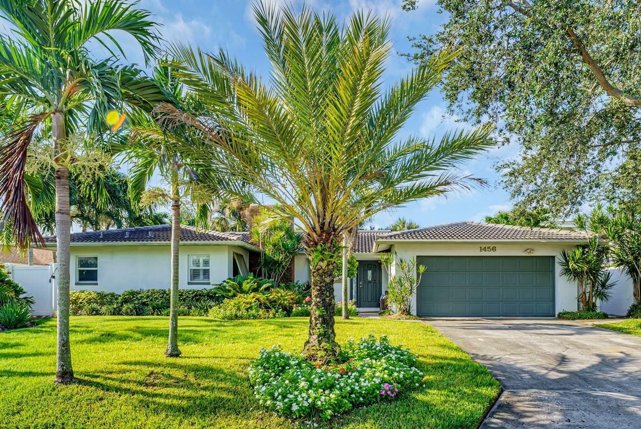 Property Photo: 1456 48th Avenue NE FL 33703