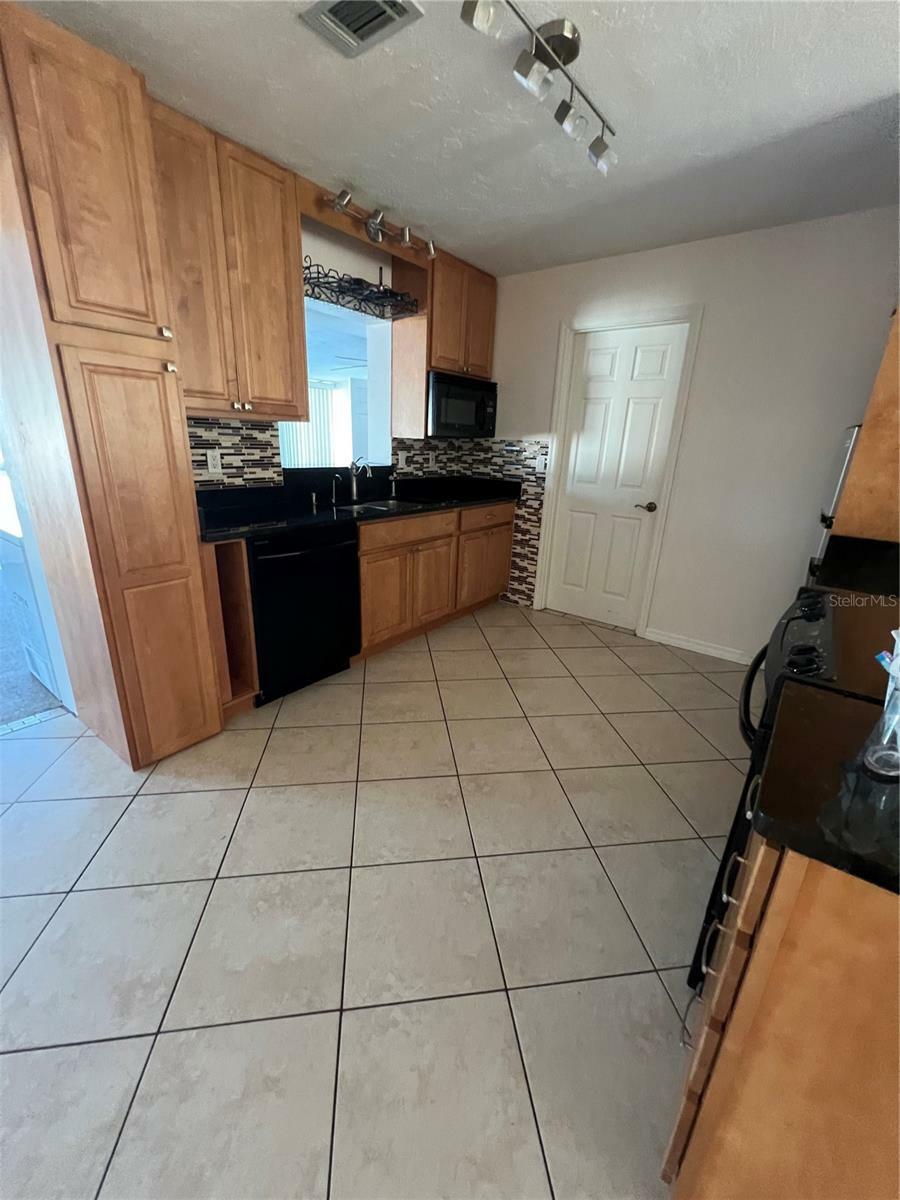 Property Photo:  3345 Bailey Street  FL 34237 