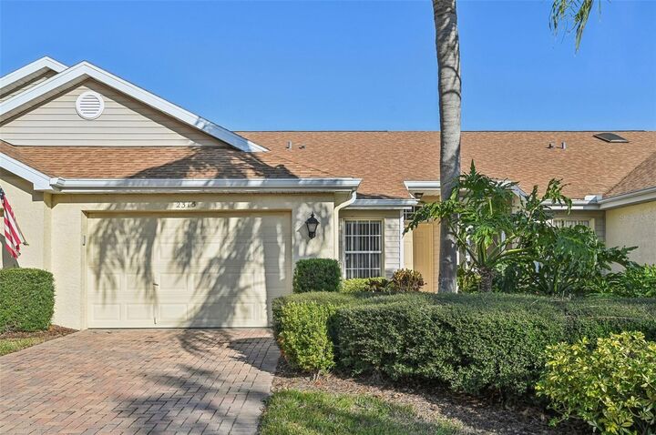 Property Photo:  2315 New Orchard Court  FL 33573 