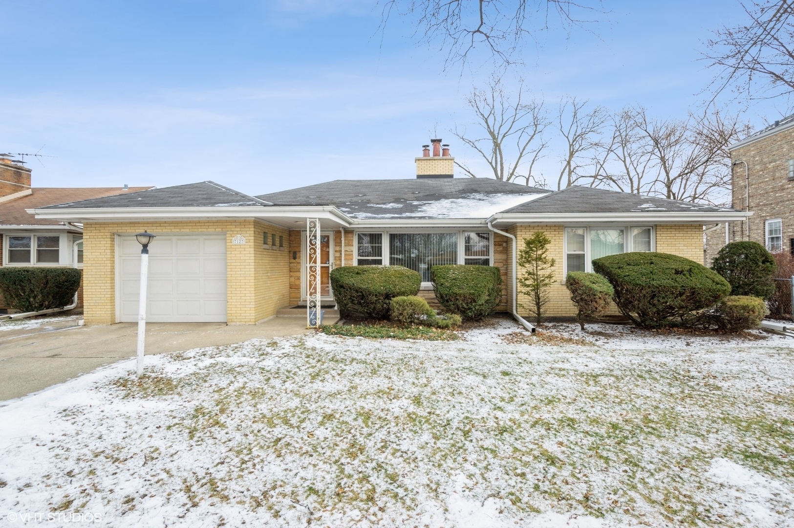 Property Photo:  7127 N Keystone Avenue  IL 60712 