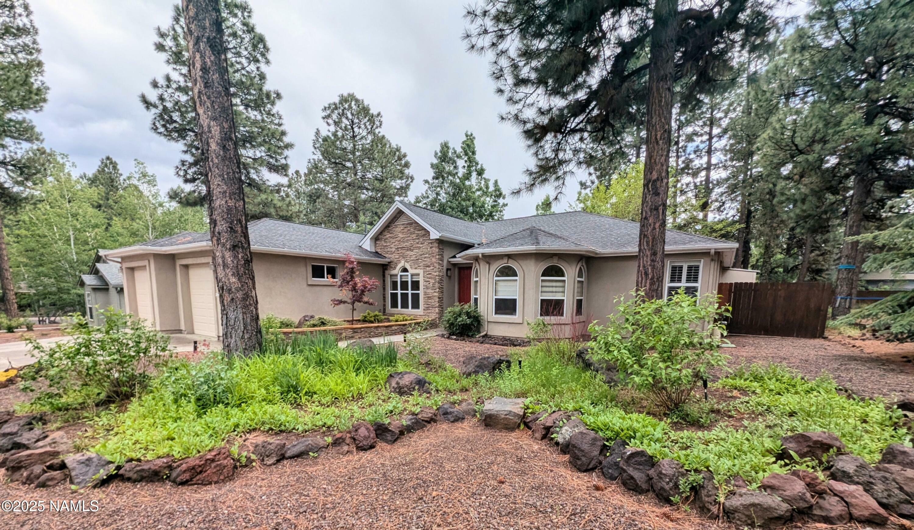 Property Photo: 1805 W Heavenly Court AZ 86001