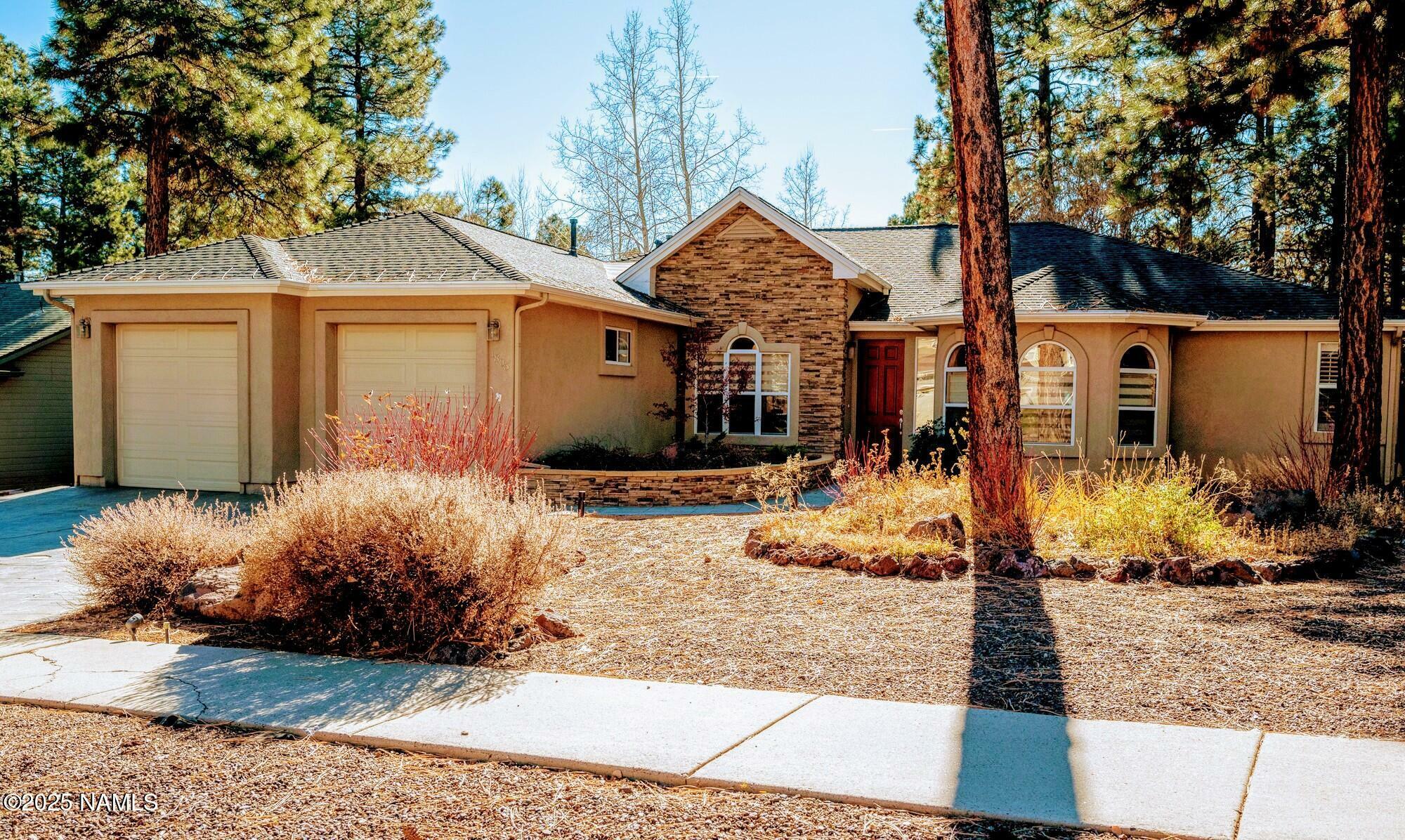 Property Photo: 1805 W Heavenly Court AZ 86001