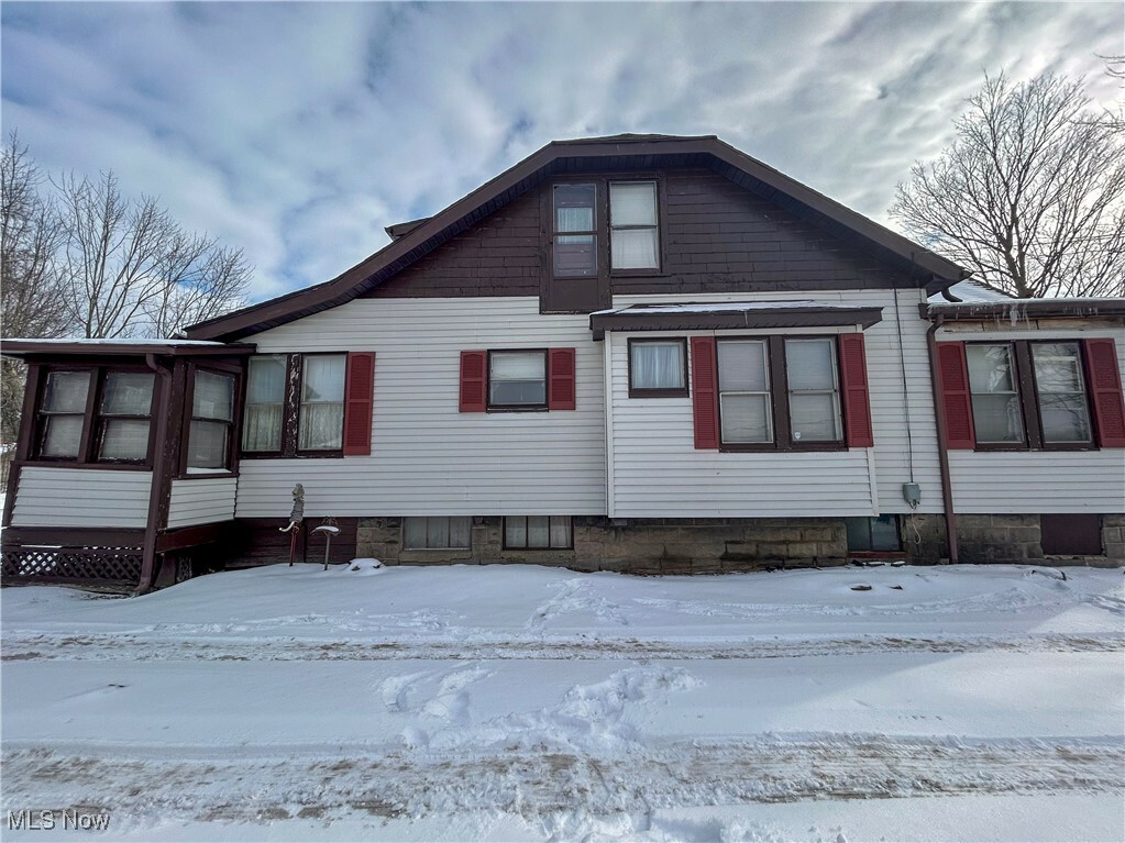 Property Photo:  8703 E Market Street  OH 44484 