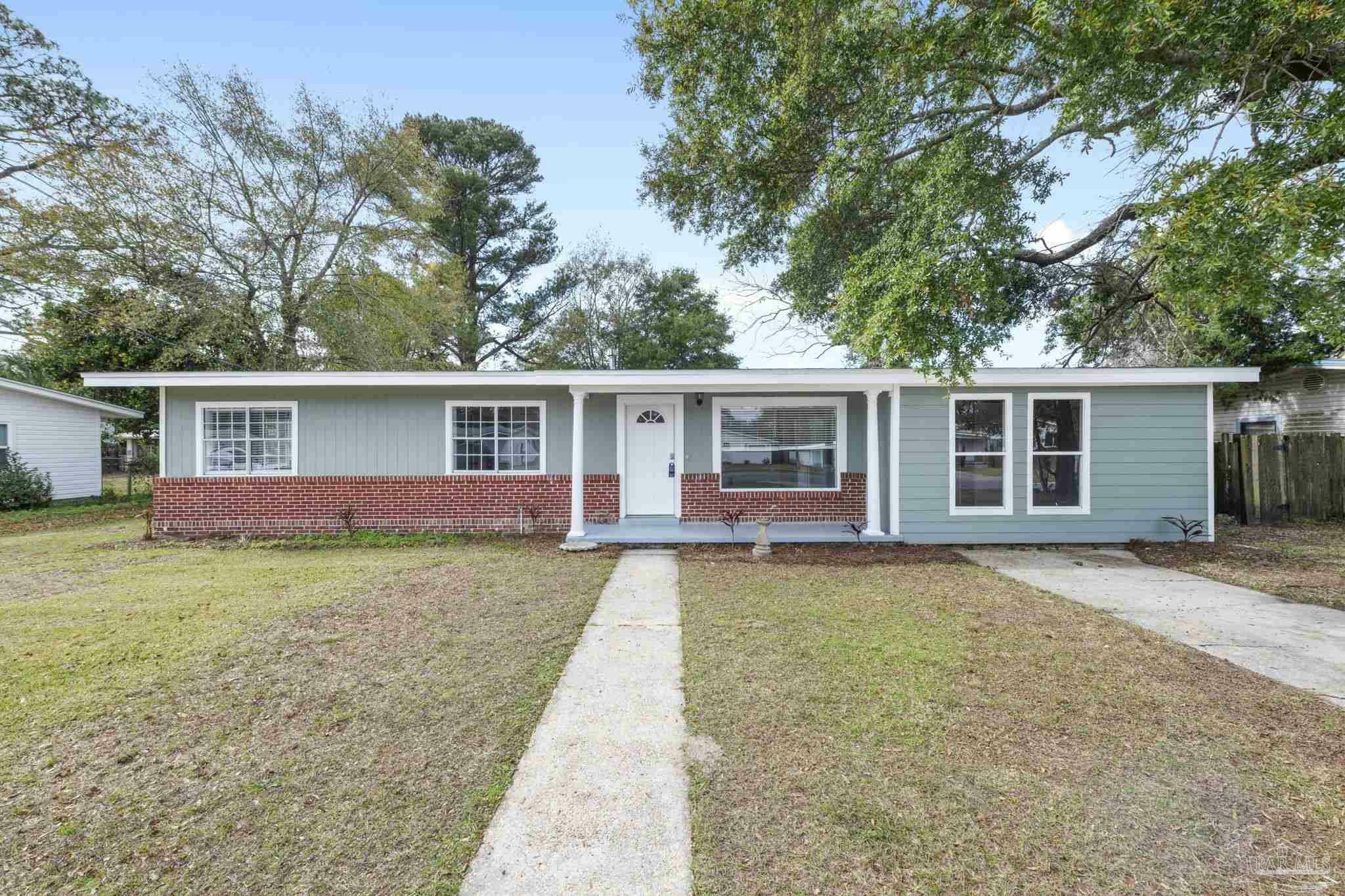 Property Photo:  5373 Ticonderoga St  FL 32570 