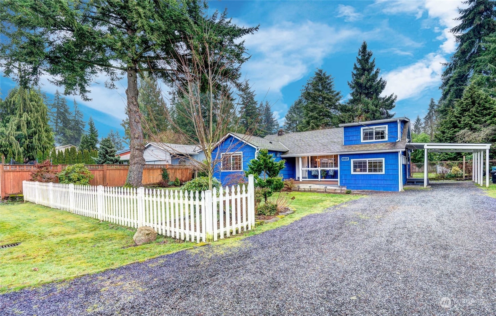 Property Photo:  735 N 202nd Street  WA 98133 