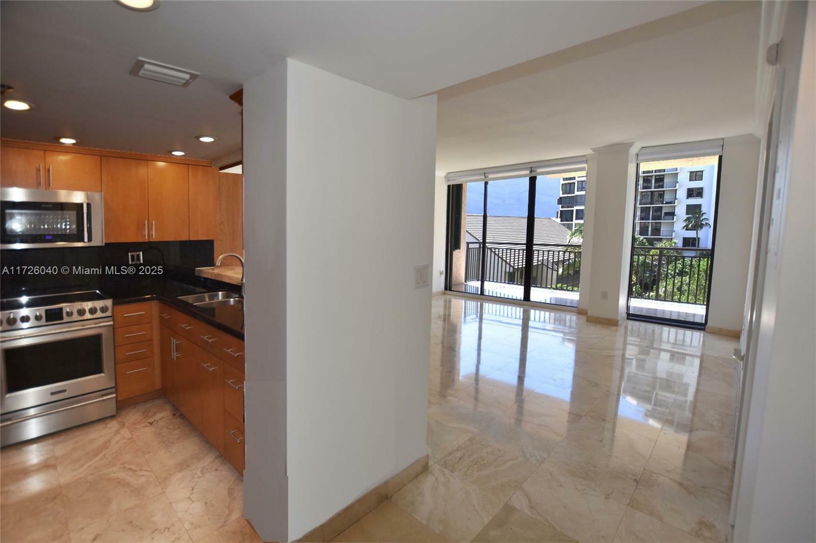 Property Photo:  540 Brickell Key Dr 623  FL 33131 