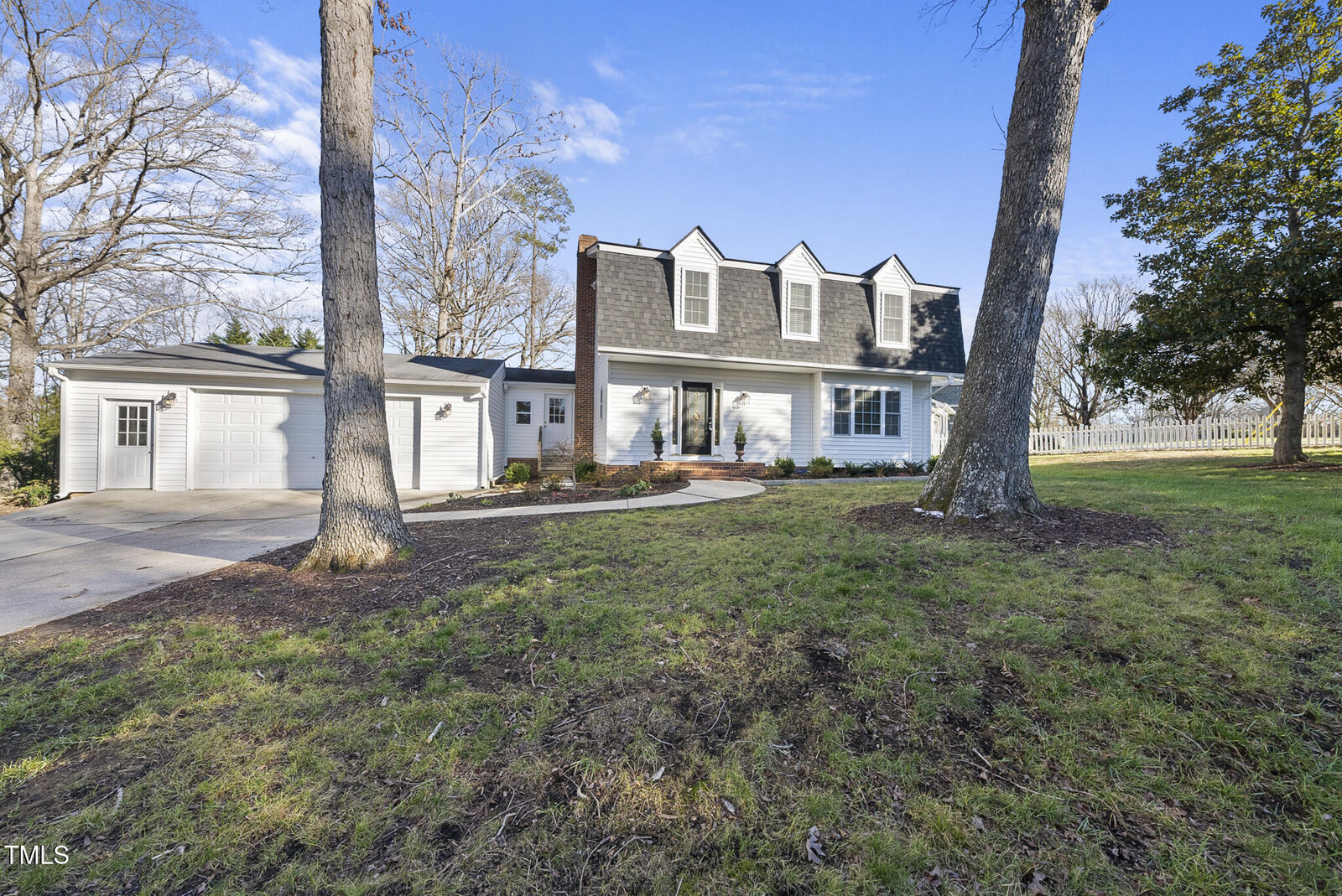 Property Photo: 5500 Daywood Court NC 27609