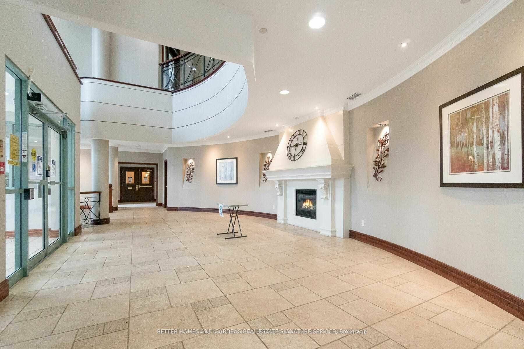 Property Photo:  2585 Erin Centre Blvd 504  ON L5M 6Z7 