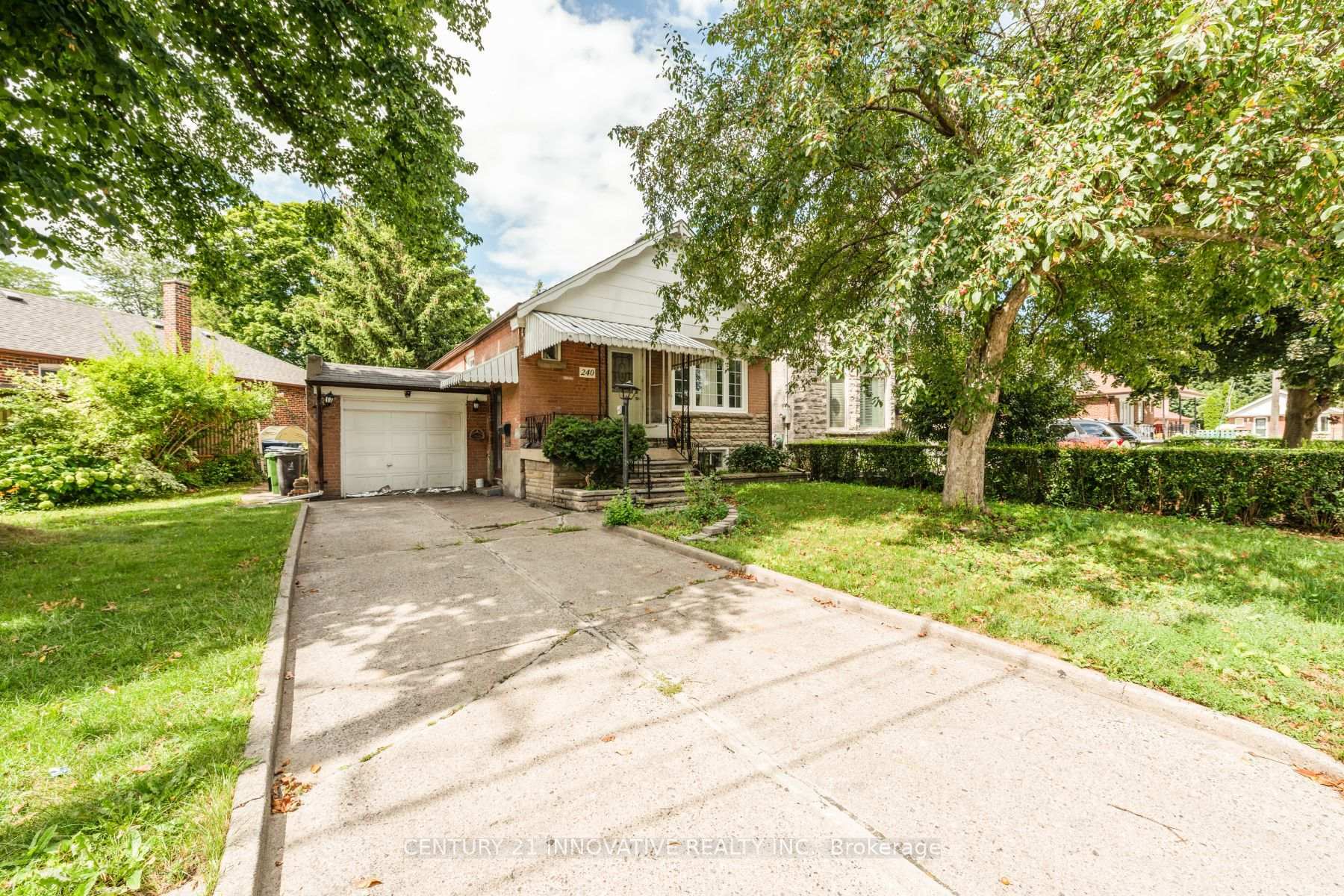 Property Photo: 240 Parkview Hill Crescent #Bsmt ON M4B 1S3