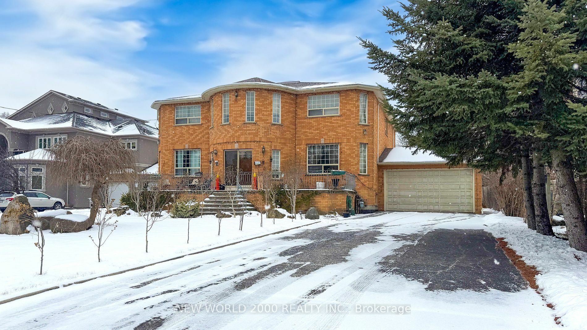 Property Photo:  62 Langstaff Rd W  ON L4C 6N3 