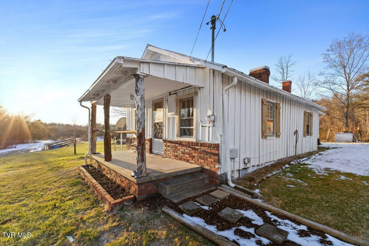 Property Photo:  174 Carr Hollow Rd Road  TN 37643 