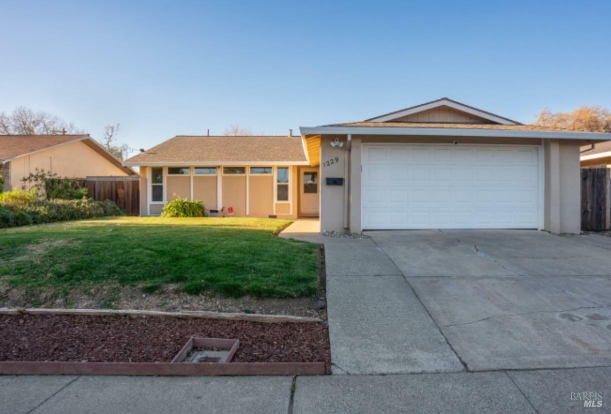 Property Photo:  1229 Alderwood Way  CA 95687 