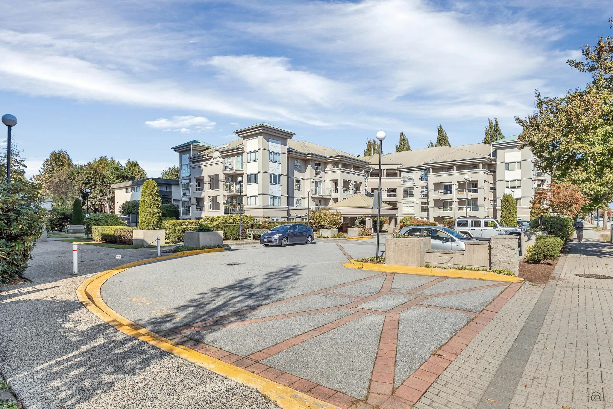 Photo de la propriété: 10533 University Drive 206 BC V3T 5T7