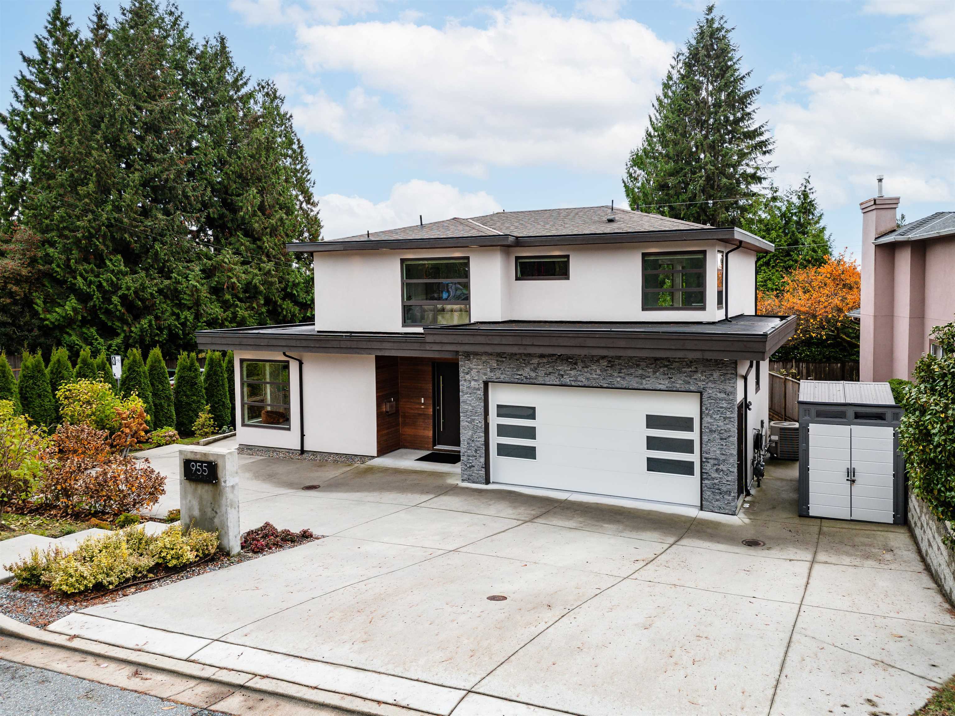 Property Photo:  955 Melbourne Avenue  BC V7R 1P1 