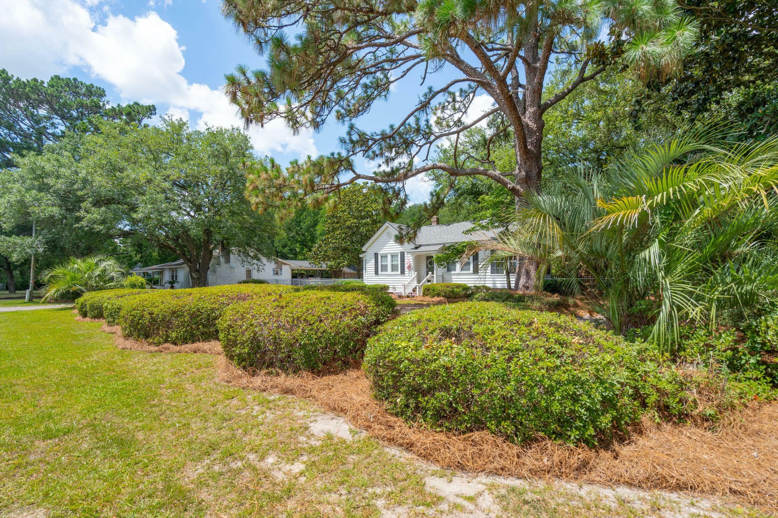 Property Photo:  1225 Central Avenue  SC 29483 