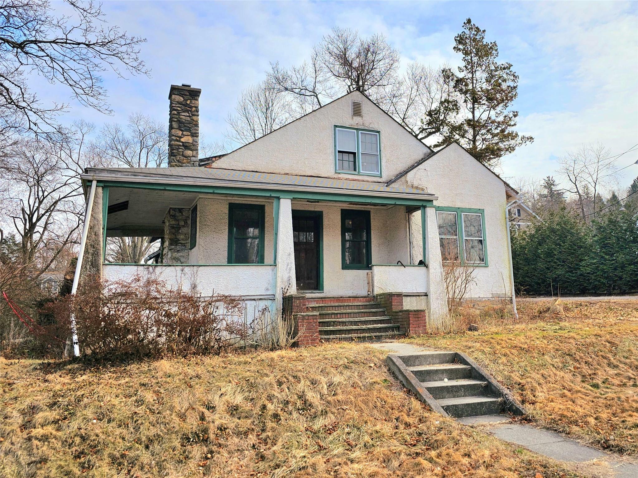 Property Photo:  15 Beverly Road  NY 10549 