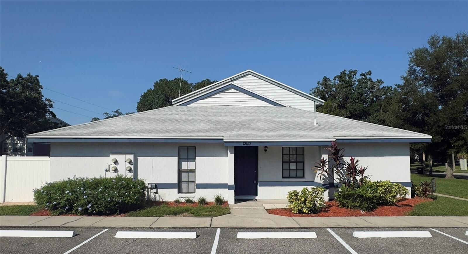 Property Photo: 12162 Graduate Drive FL 32826