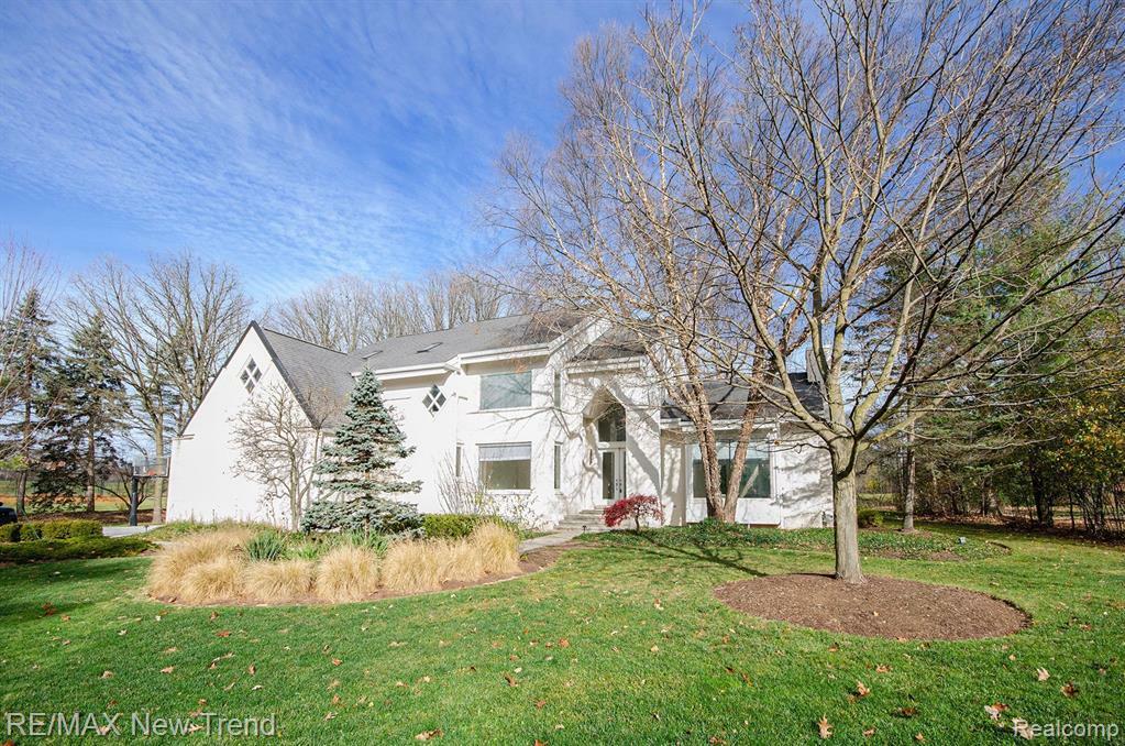 Property Photo:  7478 Lindenmere Drive  MI 48301 3534 