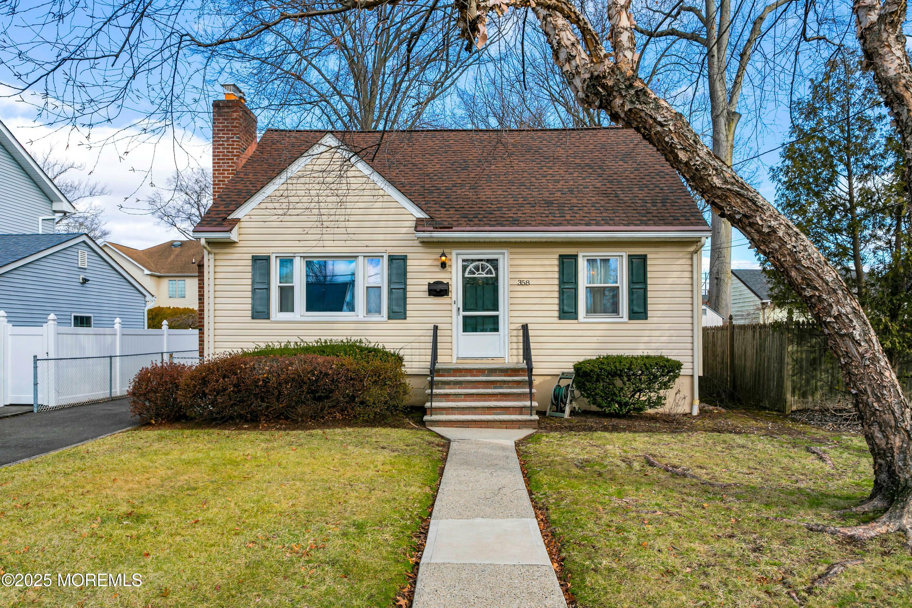 Property Photo:  358 Oakwood Avenue  NJ 07033 