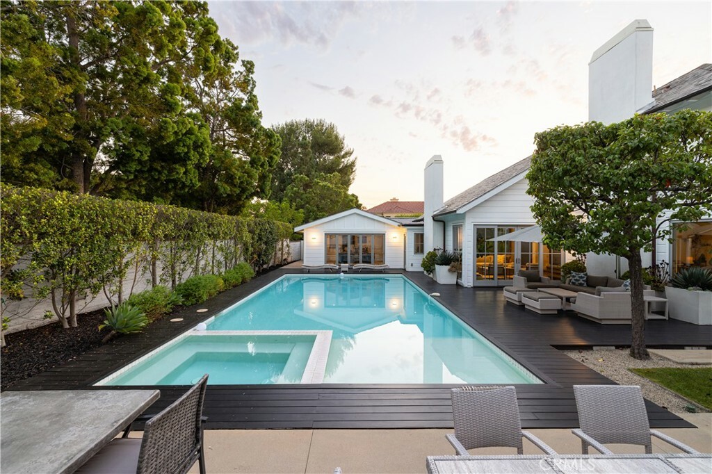Property Photo: 10 Weybridge Court CA 92660