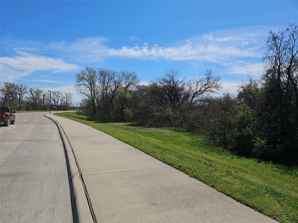 Property Photo:  2811 S Story Road  TX 75060 