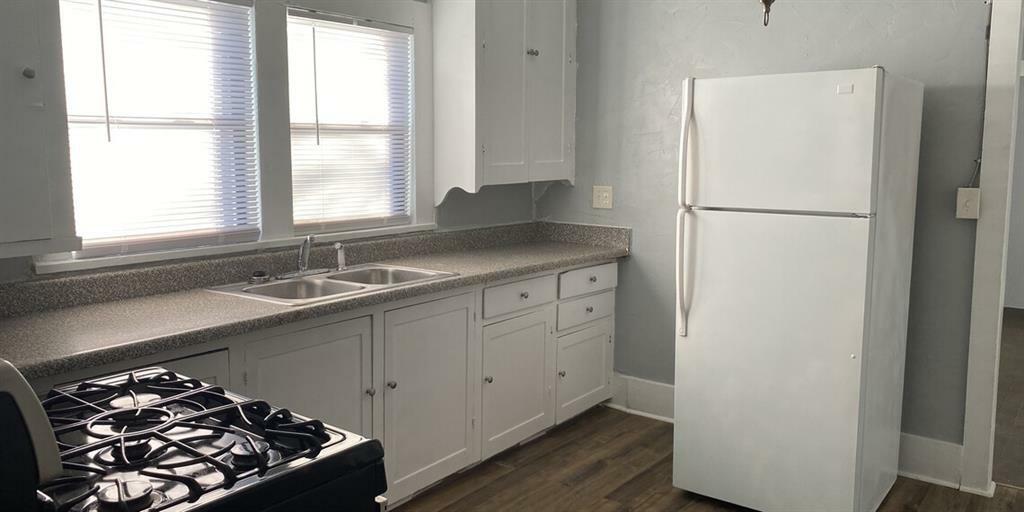 Property Photo:  1116 N Bell Avenue 5  TX 76209 