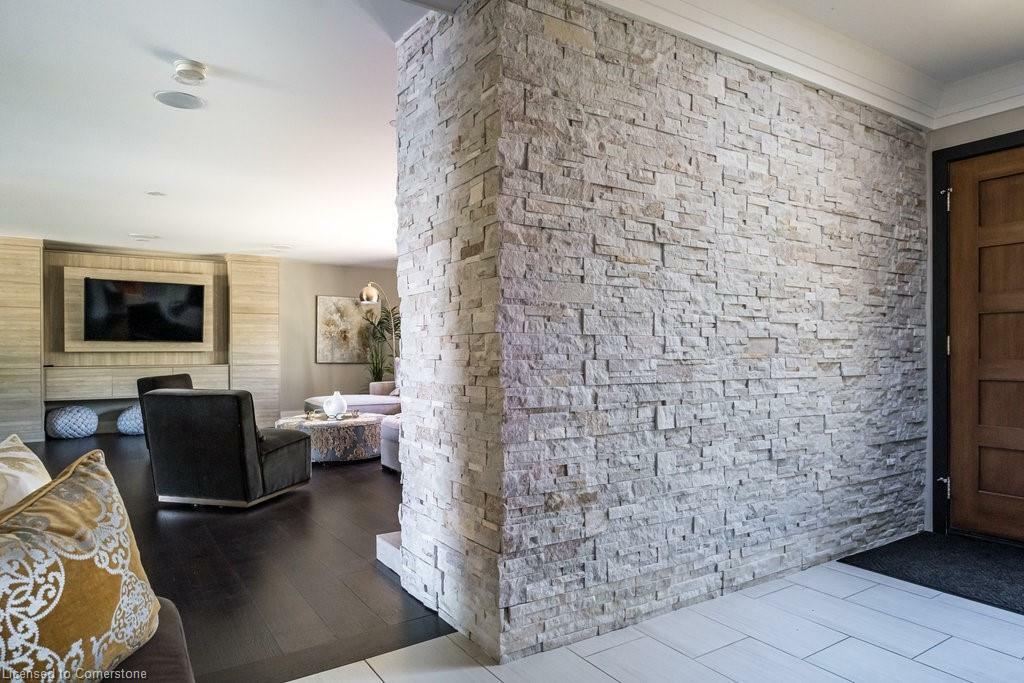 Property Photo:  822 Danforth Place  ON L7T 1S2 