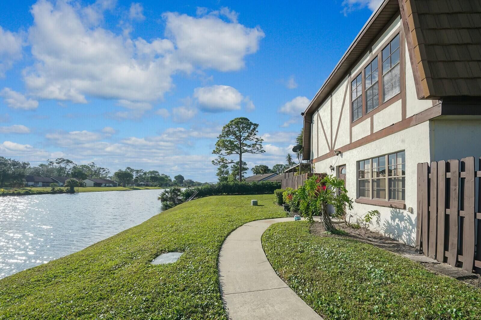 Property Photo:  116 Weybridge Circle B  FL 33411 