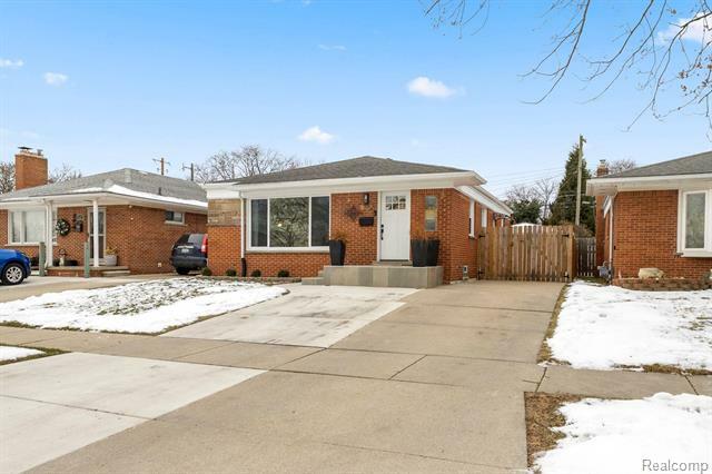 Property Photo:  3952 Dudley Street  MI 48125 